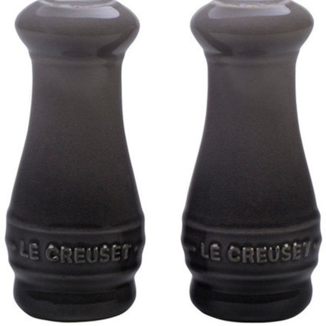 https://cdn.shoplightspeed.com/shops/612885/files/33757364/660x660x1/le-creuset-salt-pepper-shaker-set-of-2-stoneware.jpg