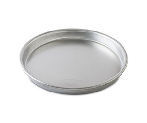 https://cdn.shoplightspeed.com/shops/612885/files/34693590/300x250x2/nordic-ware-pizza-pan-deep-dish-14-in.jpg