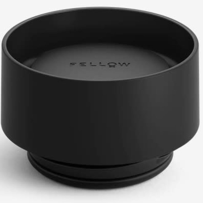 https://cdn.shoplightspeed.com/shops/612885/files/45024385/660x660x1/fellow-fellow-carter-travel-mug-360-sip-lid-black.jpg