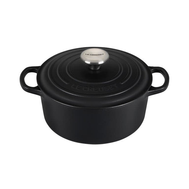 Signature Round Dutch Oven 5.5 qt - Creative Kitchen Fargo