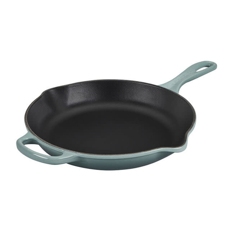 https://cdn.shoplightspeed.com/shops/612885/files/47855073/768x768x1/le-creuset-signature-skillet-10-1-4-in.jpg