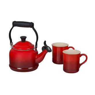 Le Creuset Demi Kettle and 2 Mug Set Le Creuset Demi Kettle and 2 Mug Set