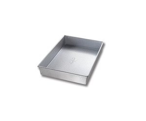 Rectangular Cake Pan With Lid 13X9 - Creative Kitchen Fargo