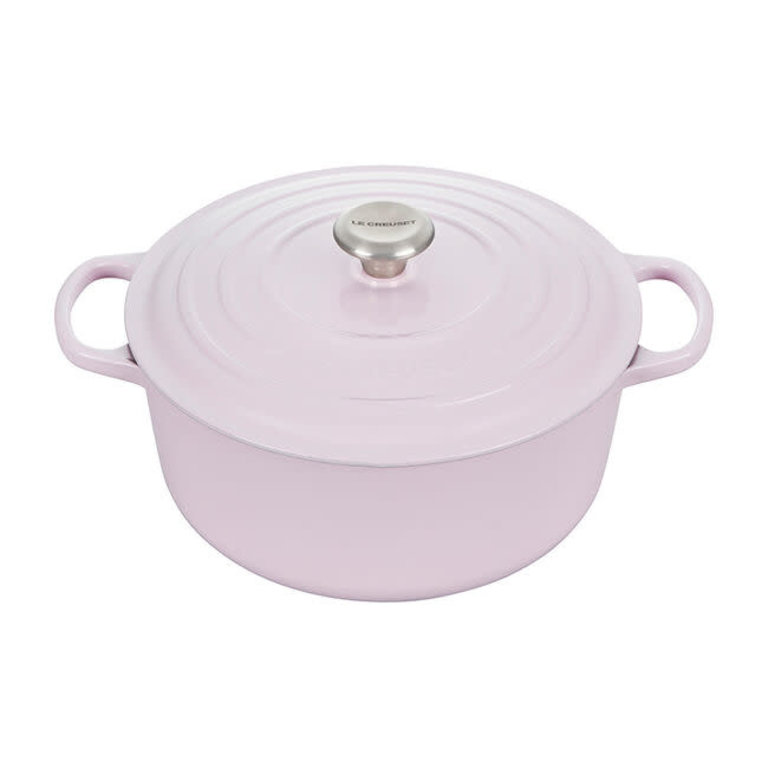 Signature Round Dutch Oven 5.5 qt - Creative Kitchen Fargo