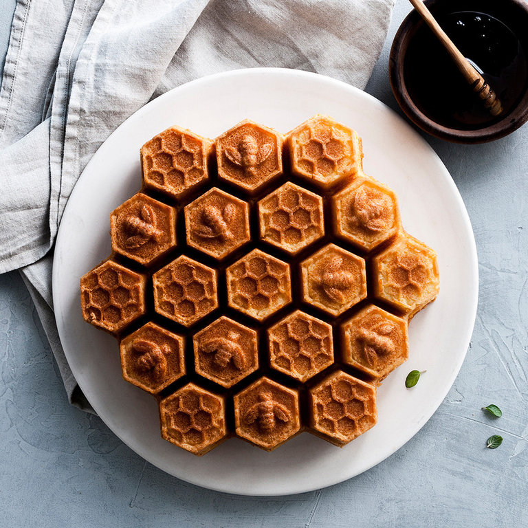 Nordic Ware Honeycomb Pullapart Pan