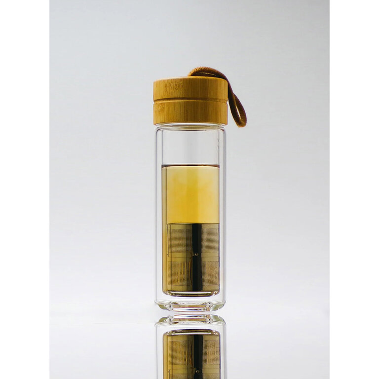 Magnetic Tea Infuser Bottle by Sugi