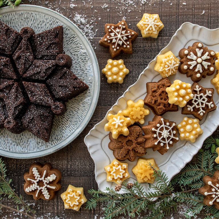 Nordic Ware Holiday Bundt Pan