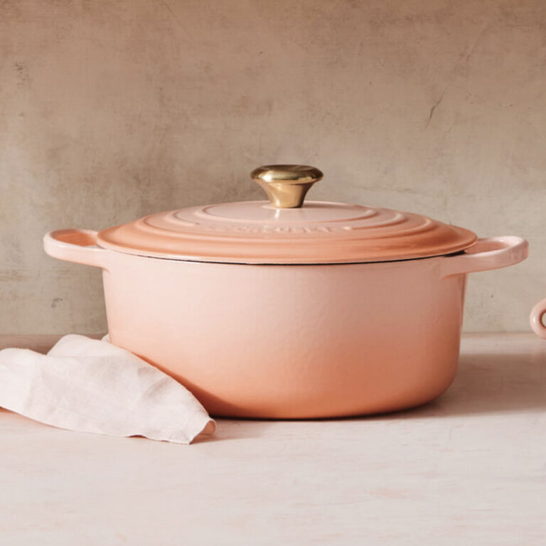 Le Creuset Signature Round Dutch Oven 7.25 qt Peche