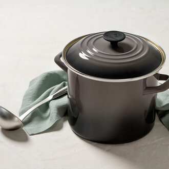 Le Creuset Le Creuset Stockpot 8 Qt Le Creuset Le Creuset Stockpot 8 Qt