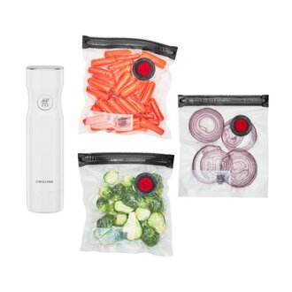 Zwilling Fresh & Save 3 Sm Bags and Pump Set Zwilling Fresh & Save 3 Sm Bags and Pump Set
