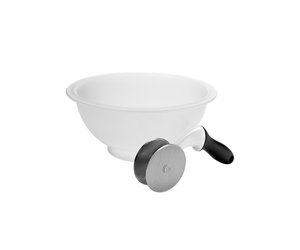 https://cdn.shoplightspeed.com/shops/612885/files/9334435/300x250x2/oxo-salad-chopper-and-bowl.jpg