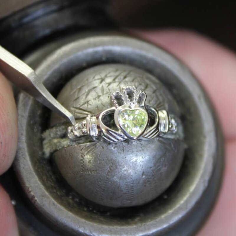 Shanore S/S August Birthstone Claddagh Ring