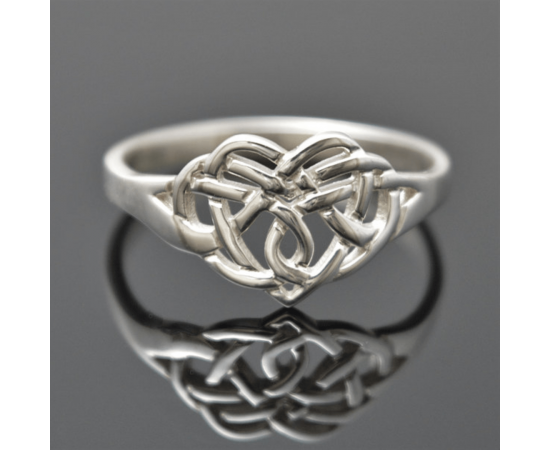 Arnua Sterling Silver Claddagh Knot Ring