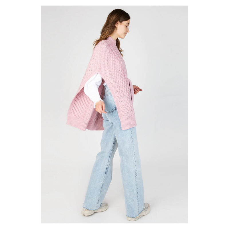 IrelandsEye Knitwear Aran Belted Cable Cape: Light Pink