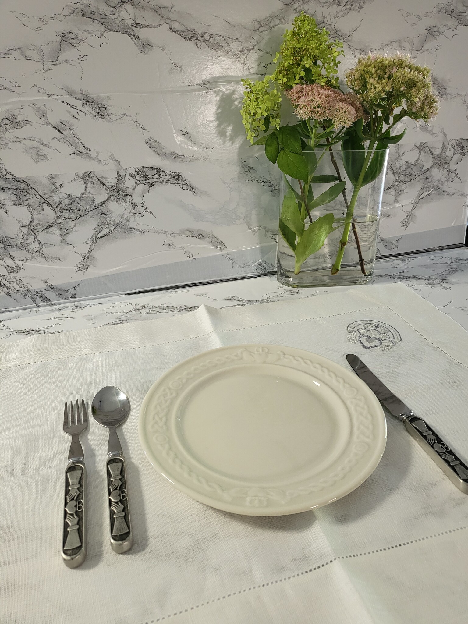 Irish Linen House Linen Placemats:  Set of 4 Claddagh/Silver