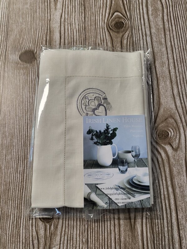 Irish Linen House Linen Placemats:  Set of 4 Claddagh/Silver
