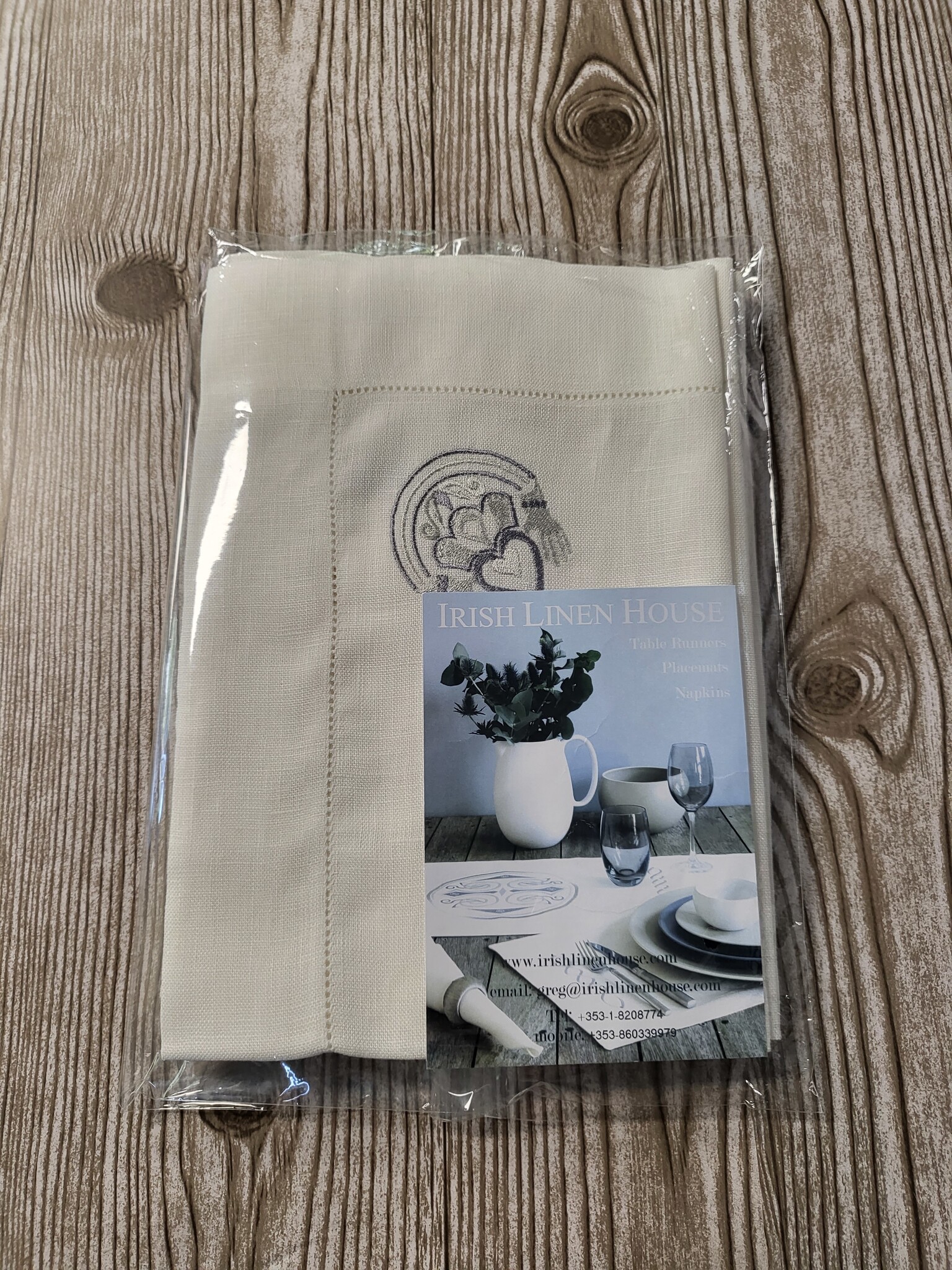 Irish Linen House Linen Placemats:  Set of 4 Claddagh/Silver