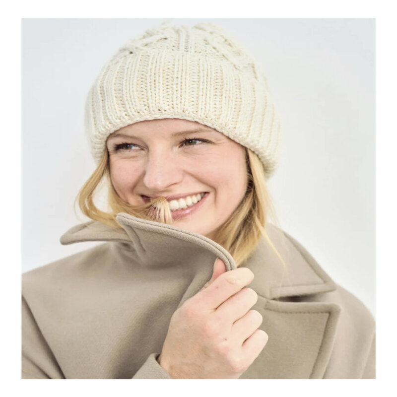 Aran Woollen Mills Aran Diamond Hat: