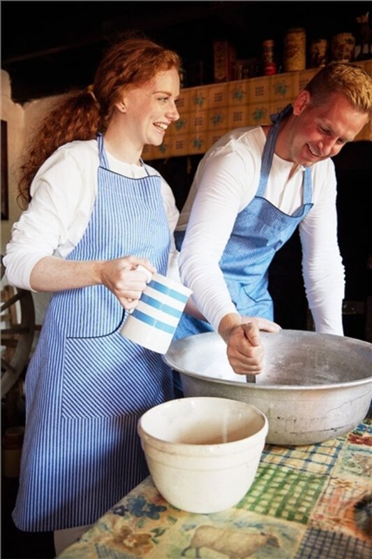 Lee Valley Ireland Apron: Blue Stripe