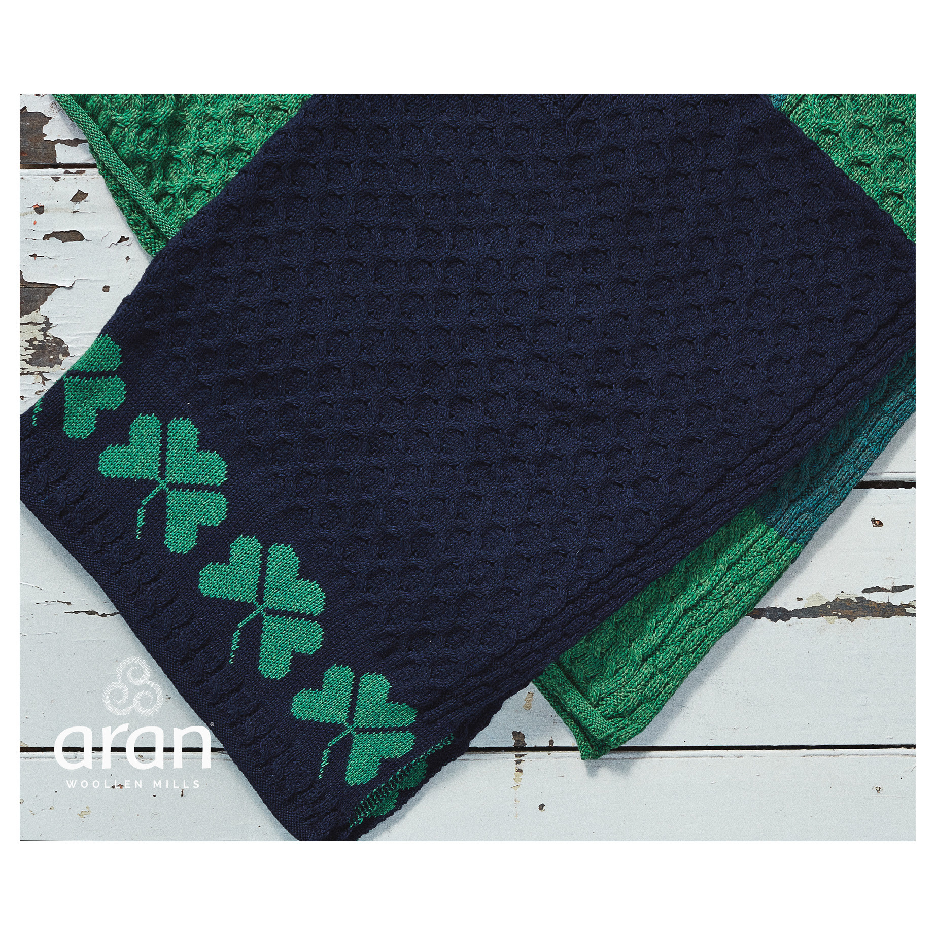 Aran Woollen Mills Aran Shamrock Throw Blanket Navy/Green