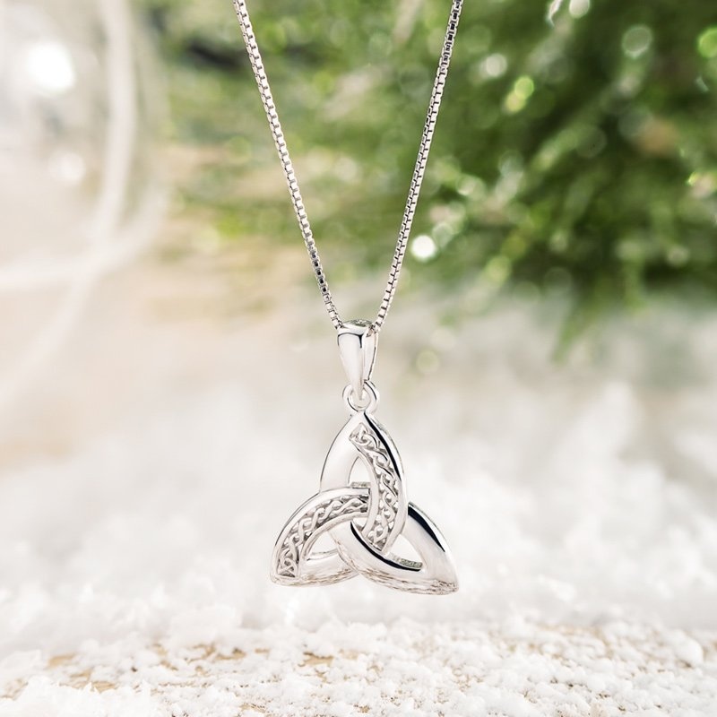 Solvar Sterling Silver Etched Trinity Knot Necklace