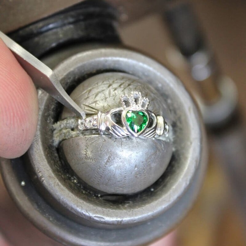 Shanore S/S May Birthstone Claddagh Ring