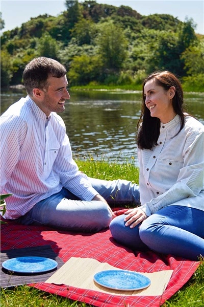 Lee Valley Ireland Tartan Fleece Blanket: Red