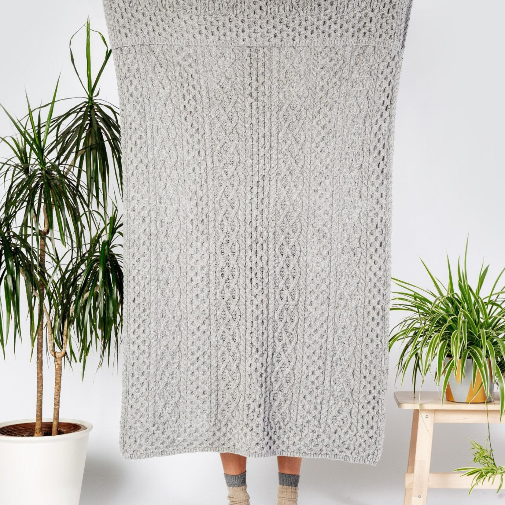 IrelandsEye Knitwear Aran Throw - Luxe Light Grey