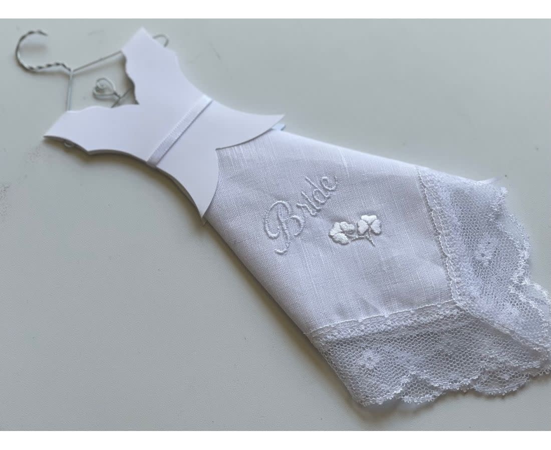 Simply Charming Hankie on Hanger: Bride w/ Shamrock