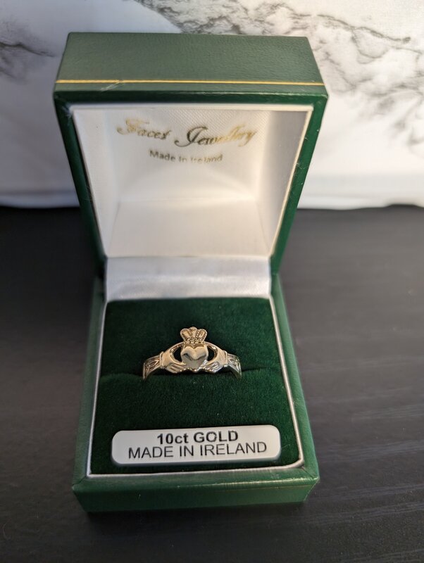 Facet 10k Gold Maids Claddagh Ring