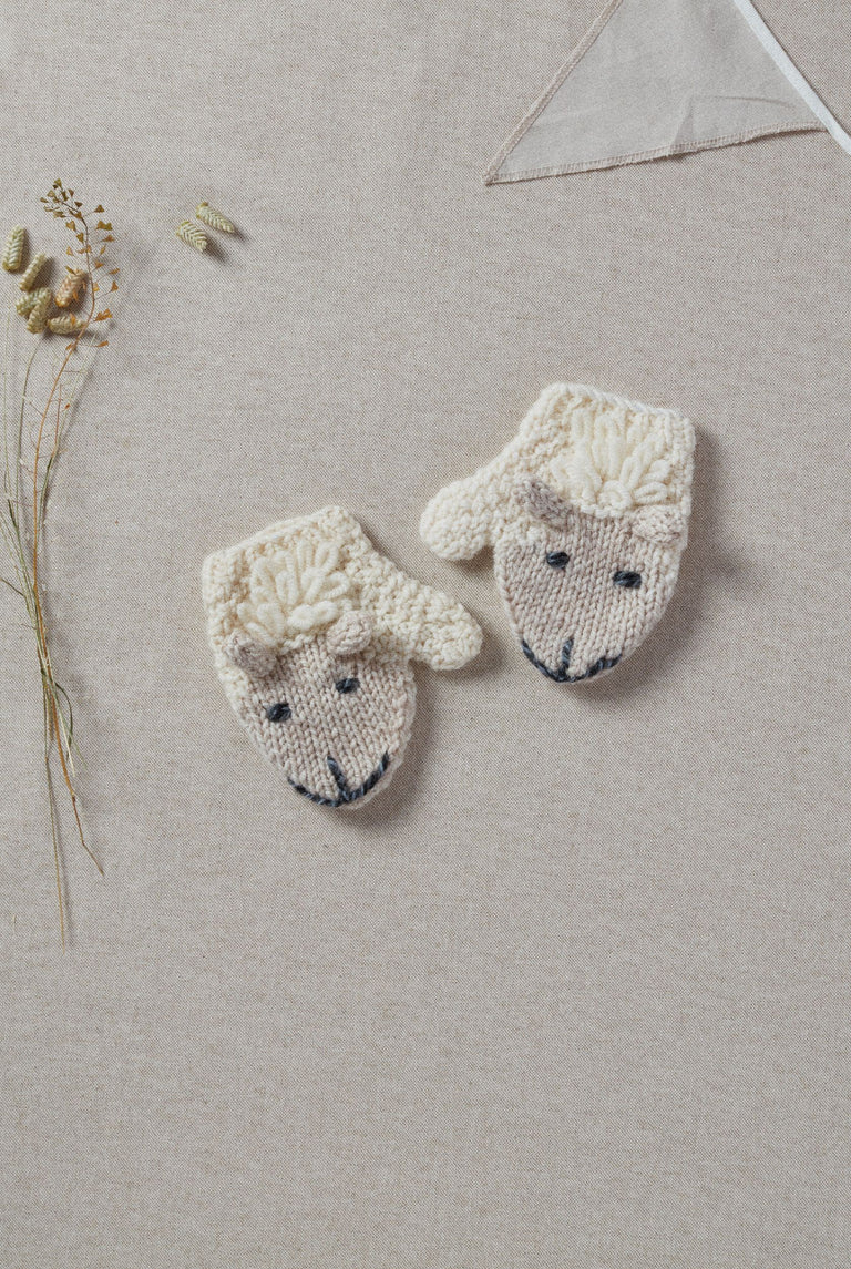 Aran Woollen Mills Baby Shepley Mittens: Natural