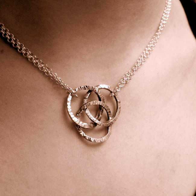 Arnua Sterling Silver Contemporary Trinity Knot Necklace