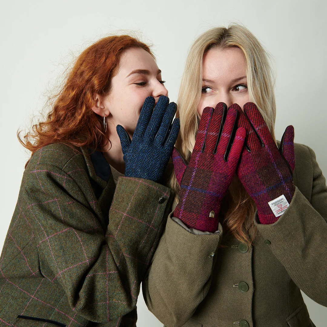 Islander Womens Tweed & Leather Gloves in Fuscia