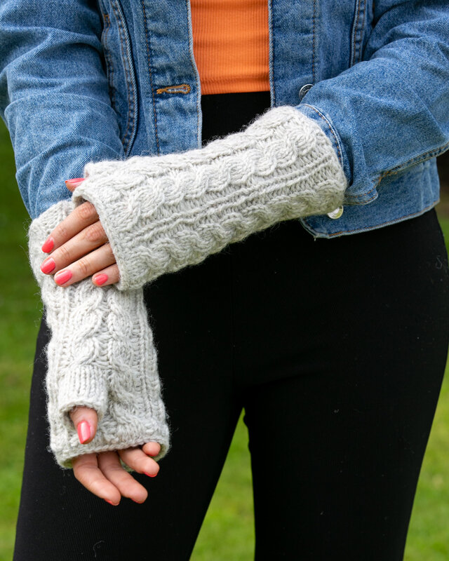 Erin Aran Trellis Handwarmer