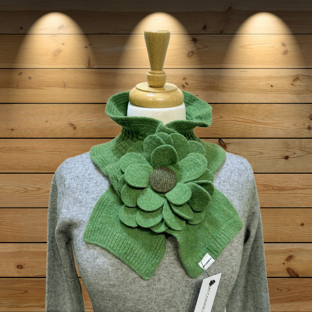 McConnell Woolen Mills Floral Collar in Lime