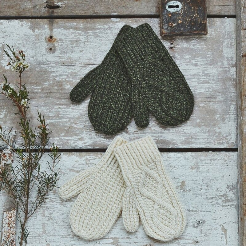 Aran Woollen Mills Handknit Aran Wool Mittens