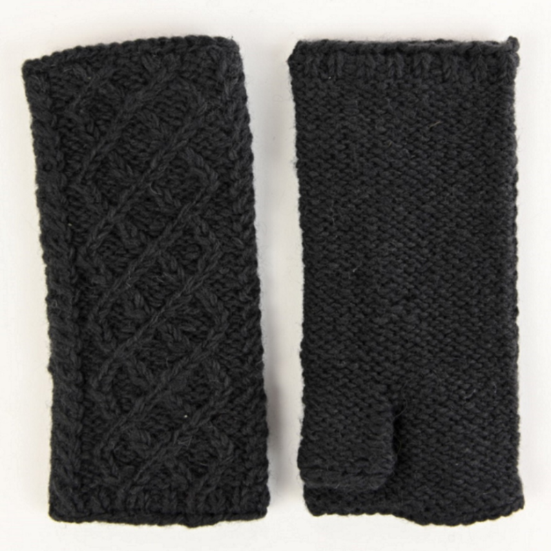 Erin Aran Trellis Handwarmer