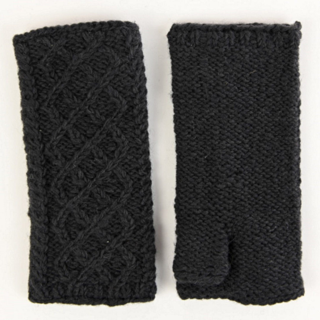 Erin Aran Trellis Handwarmer