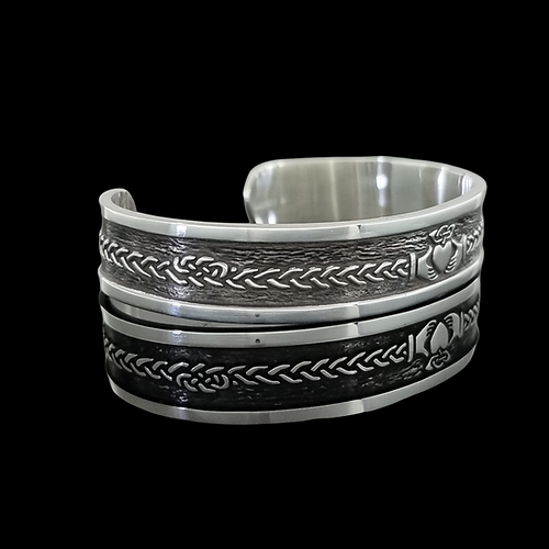 Arnua Heavyweight Sterling Silver Claddagh Bangle Bracelet