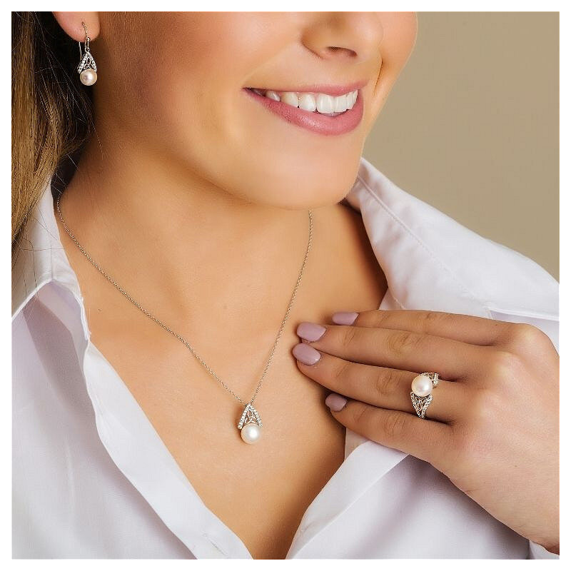 Shanore Trinity Knot Necklace with Pearl
