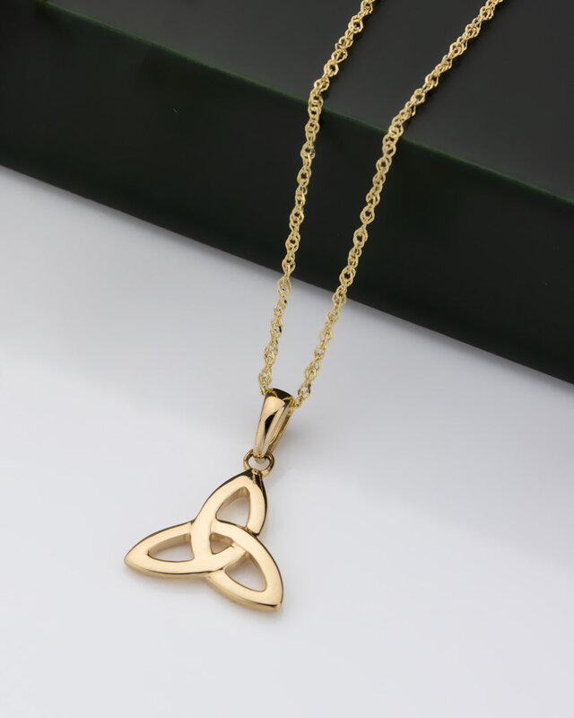 Solvar 10K Gold Trinity Knot Necklace