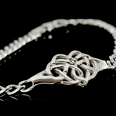 Arnua Sterling Silver Knotwork Claddagh Bracelet