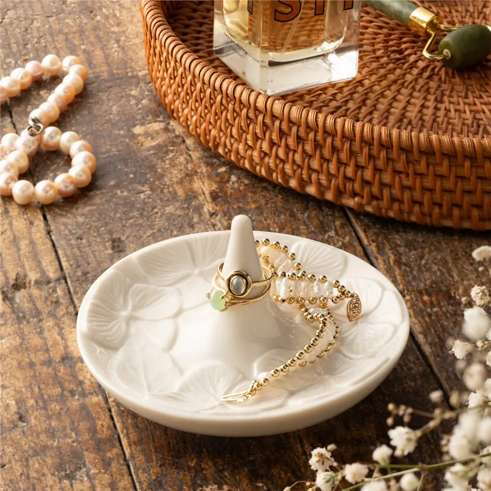 Belleek Hydrangea Ring Holder