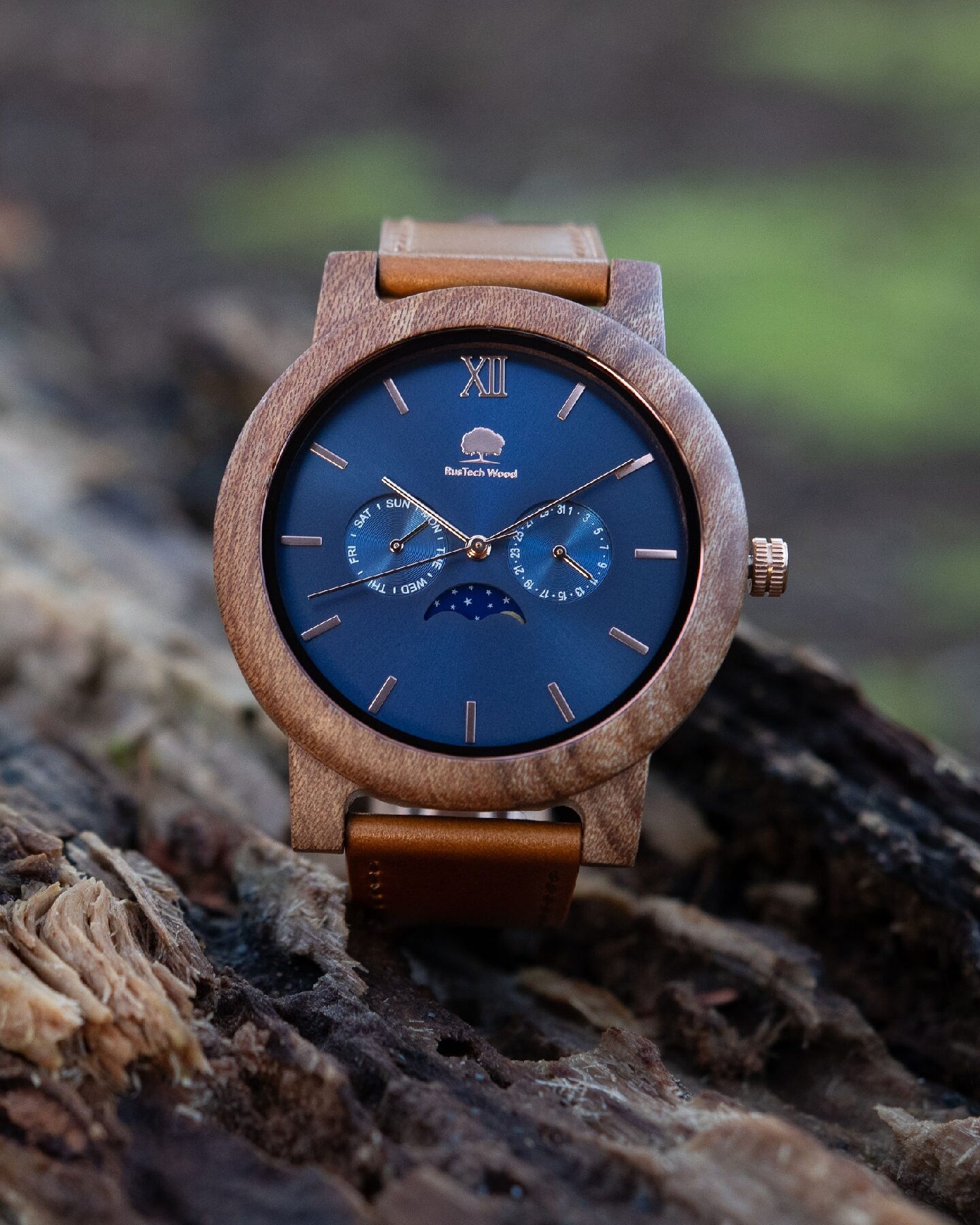 Rustech Wood Mens Handmade Irish Elm Moon Face Watch