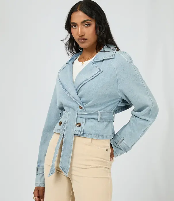 ALL ABOUT EVE Rio Cropped Trench