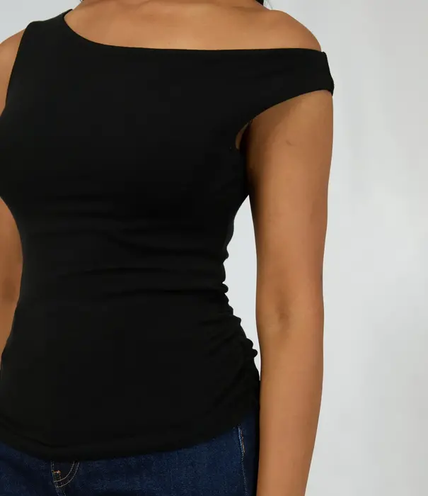 ALL ABOUT EVE Kylie Off Shoulder Top