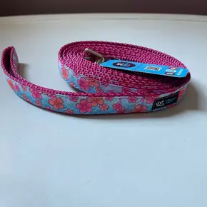 DT Gear - Leash April Blossoms