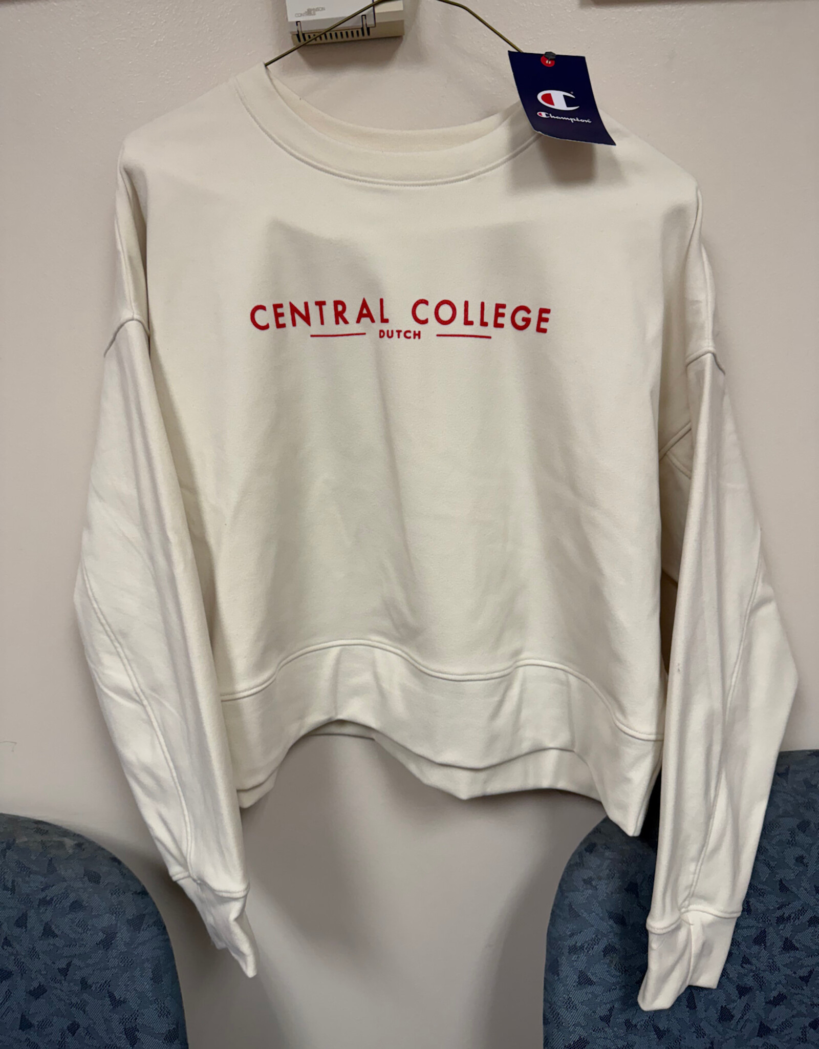 CHAMPION Champion Womens Sueded Cropped Crew Red Central Lettering