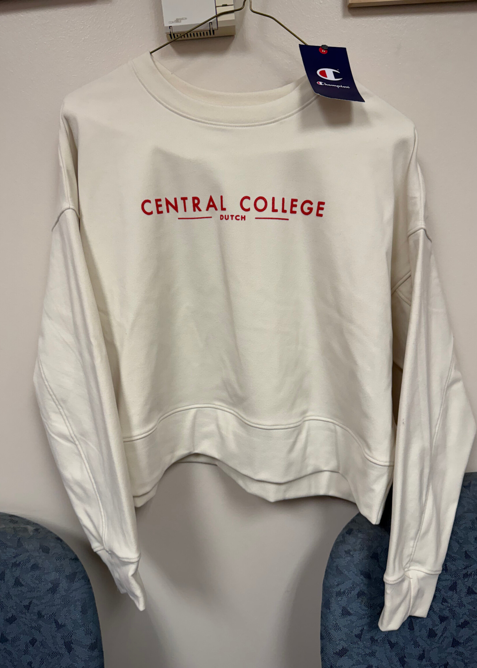 CHAMPION Champion Womens Sueded Cropped Crew Red Central Lettering