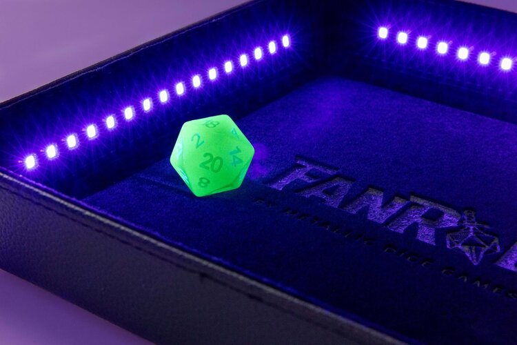 METALLIC DICE GAMES SHADOWLIGHT DICE TRAY W/ BLACKLIGHT & D20